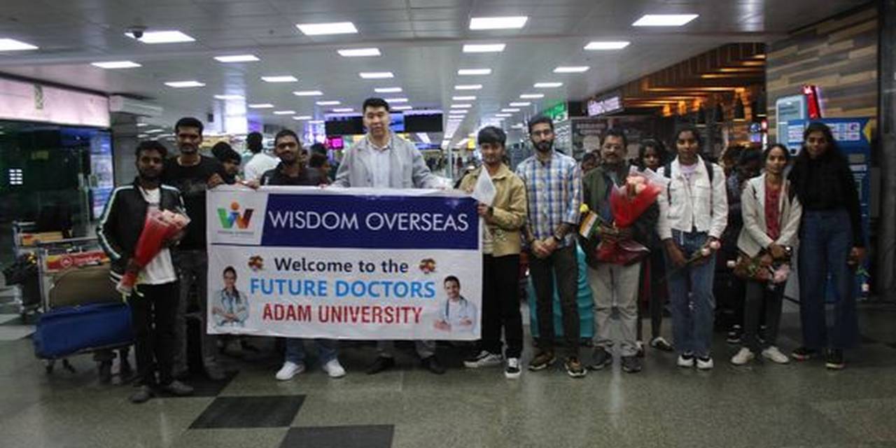 В учебном году 2023-24 Университет Адам открыл свои двери для студентов из Индии, продолжая тем самым расширять свои горизонты и принимать студентов со всего мира.
