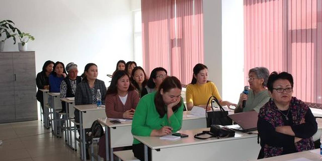 12 марта Адам Университетинде Кыргызстандагы  Улуттук Erasmus+ Офис тарабынан уюштурулган « Жогорку билим берүү системасындагы илимий потенциалды өнүктүрүү» темасында семинар өттү