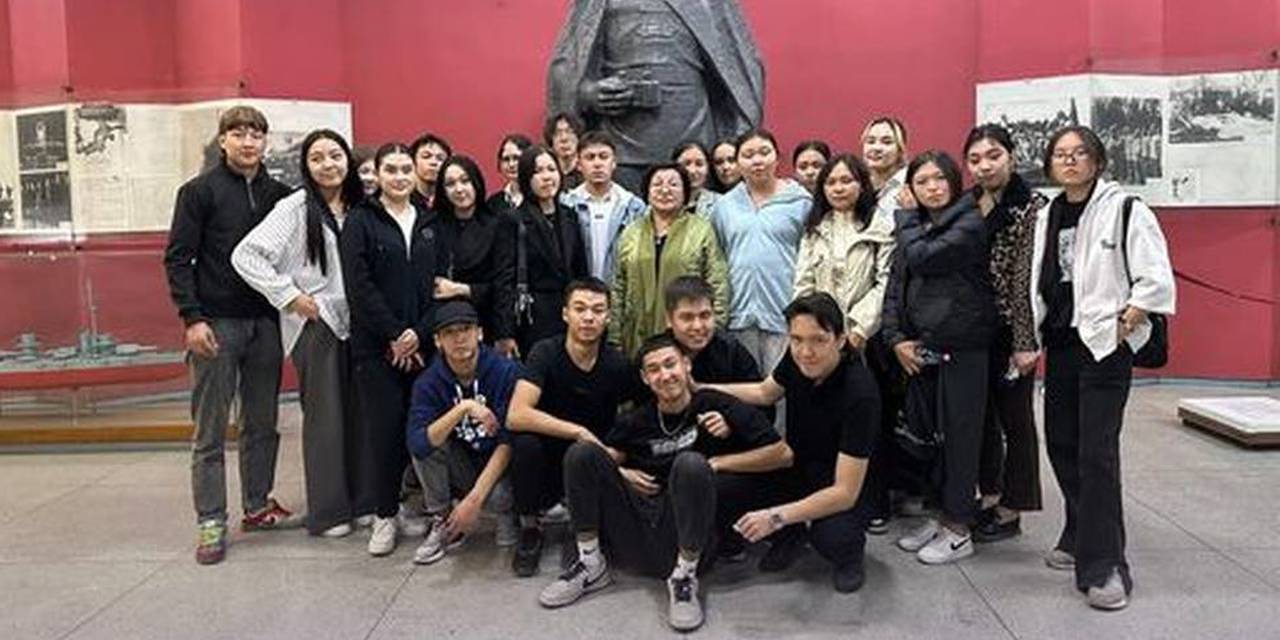 3 октября 2024 года студенты групп Э-1-24, М-2-24, УБ-3-24, Т-4-24 и ИСТ-5-24 посетили Дом- Музей М.В.Фрунзе»