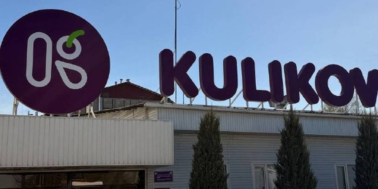 Бүгүн, 2026-жылдын 2-апрелинде, «Экономика, менеджмент жана туризм» багытынын 4-курсунун студенттери «Куликовский» кондитердик үйүнө көчмө сабакка барышты